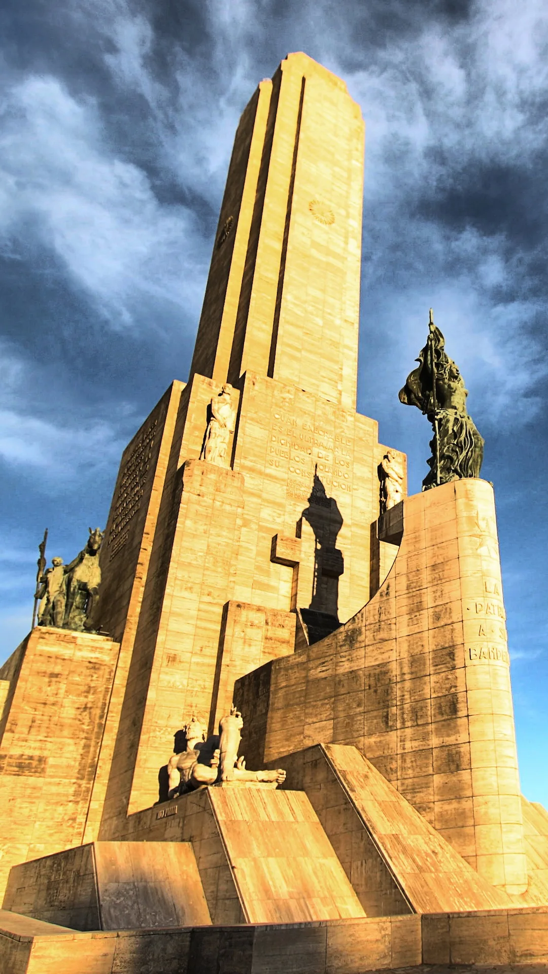 Se reinician las obras en el Monumento a la Bandera