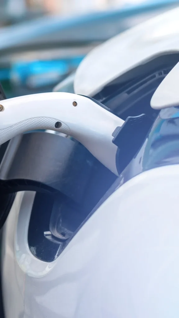 YPF Montenegro: la única estación de servicio para carga de autos eléctricos en Rosario