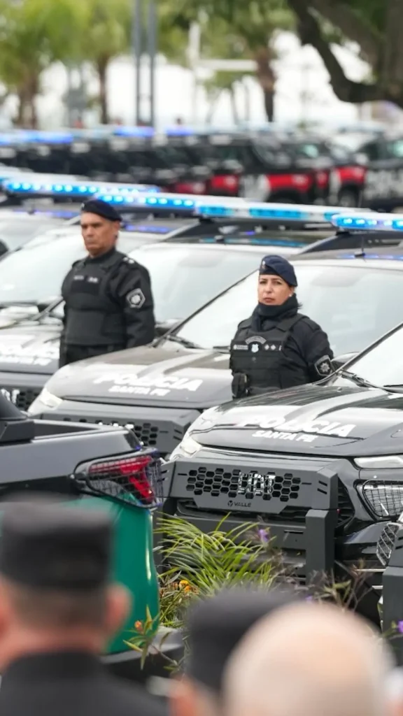 La policía de Santa Fe sumó otras 117 camionetas para aumentar la seguridad
