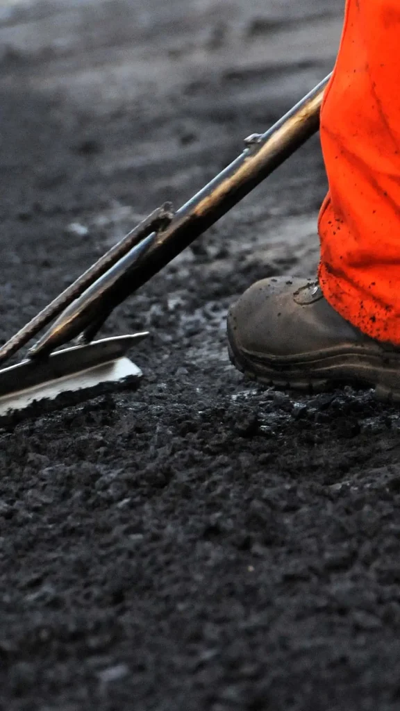 Invertirán casi 38 mil millones de pesos en pavimento definitivo en barrios de Rosario