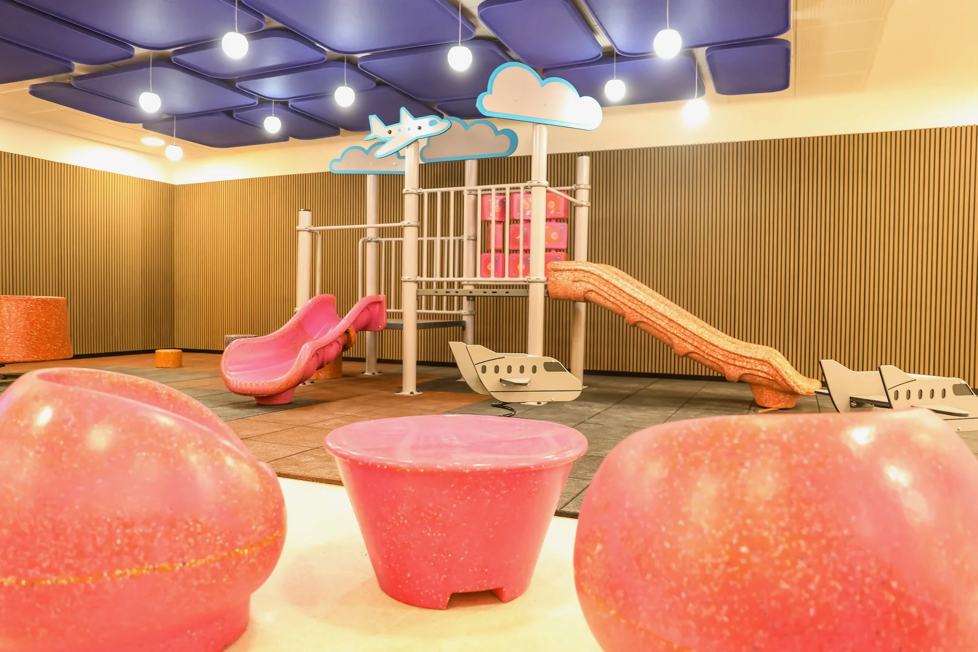 Así es el nuevo aeropuerto de Rosario en imágenes: mangas, cintas, Migraciones y más