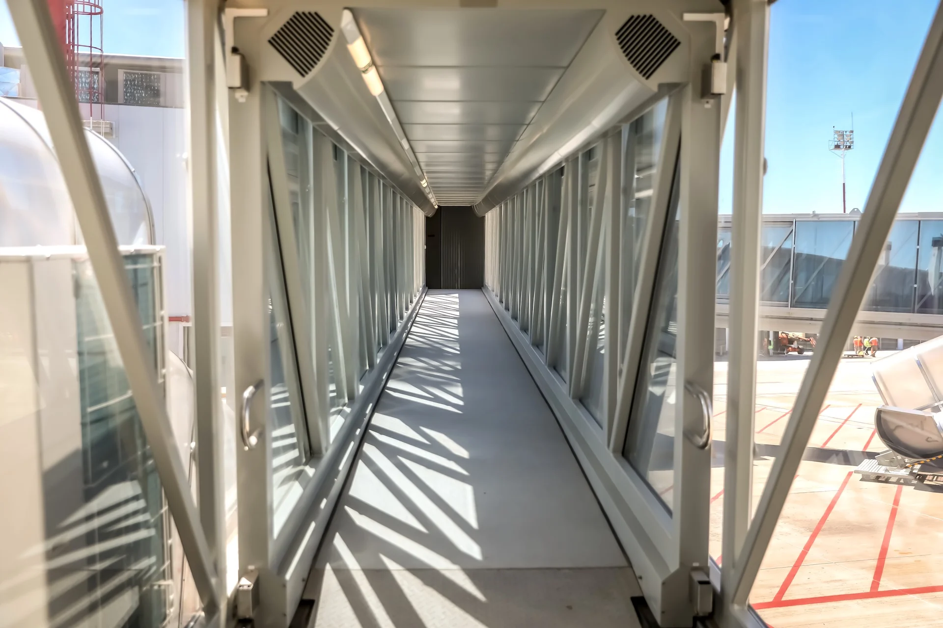 Así es el nuevo aeropuerto de Rosario en imágenes: mangas, cintas, Migraciones y más