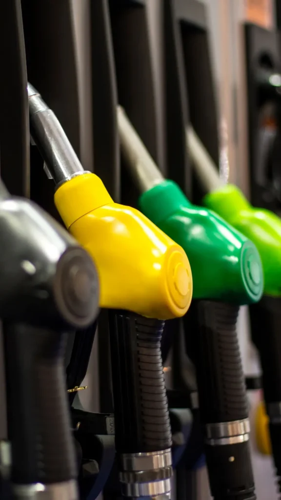 YPF anunció una baja del precio de las naftas del 2% promedio esta semana