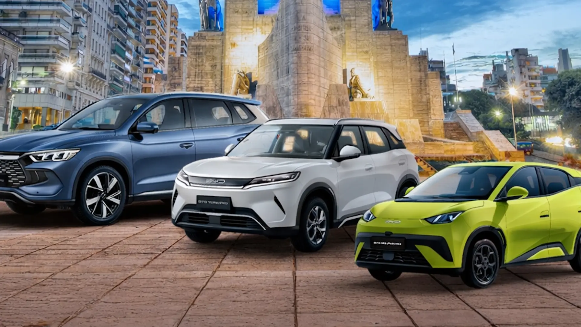 La marca BYD entrega sus primeros autos 0KM en Rosario en el Monumento a la Bandera