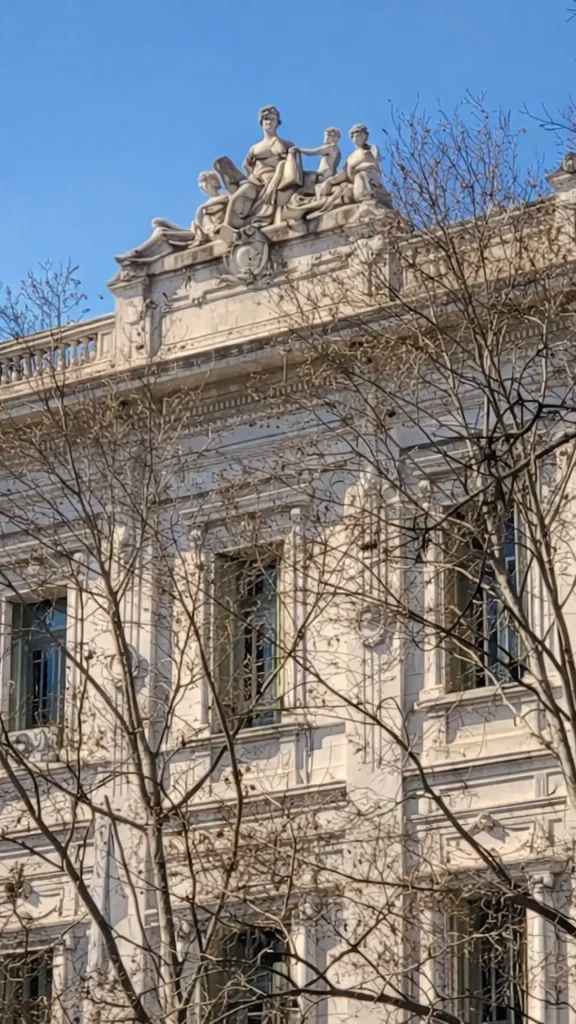 Renovarán la Facultad de Ciencias Económicas de Rosario: se invertirán casi 500 millones de pesos