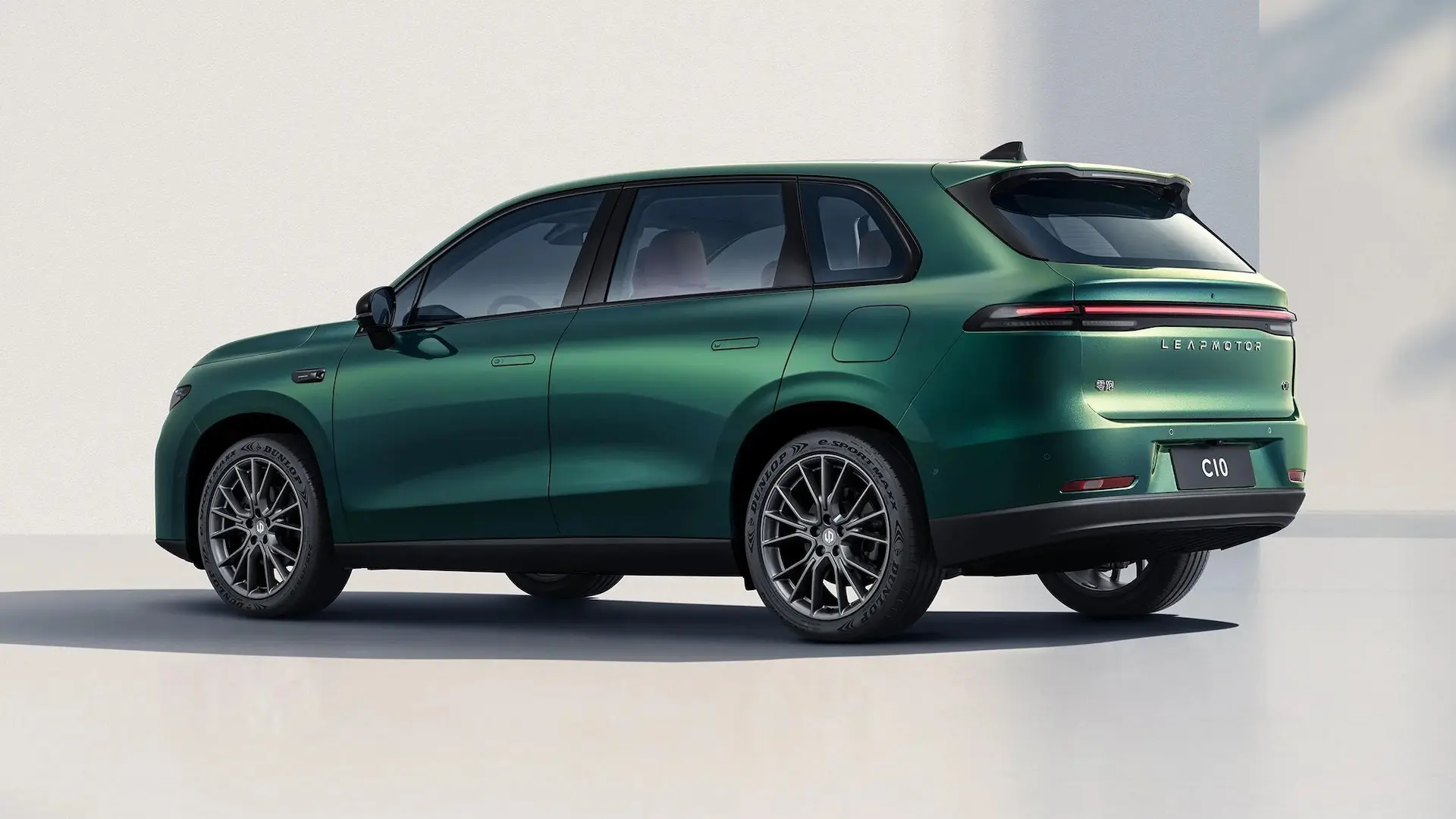 Llega a Argentina la marca china de autos Leapmotor con los modelos C10 y B10