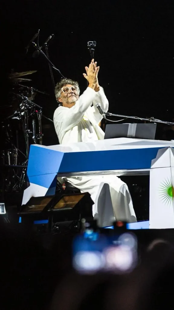 Casi 300 mil personas en el recital de Fito Páez en el Monumento a la Bandera