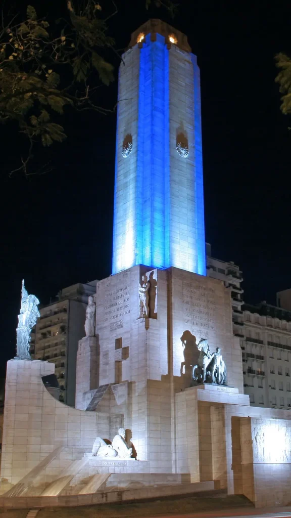 Las obras en el Monumento a la Bandera reinician el 25 de marzo