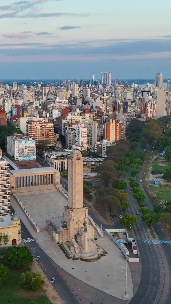 Las obras de remodelación del Monumento a la Bandera estarán listas antes del 20 de Junio