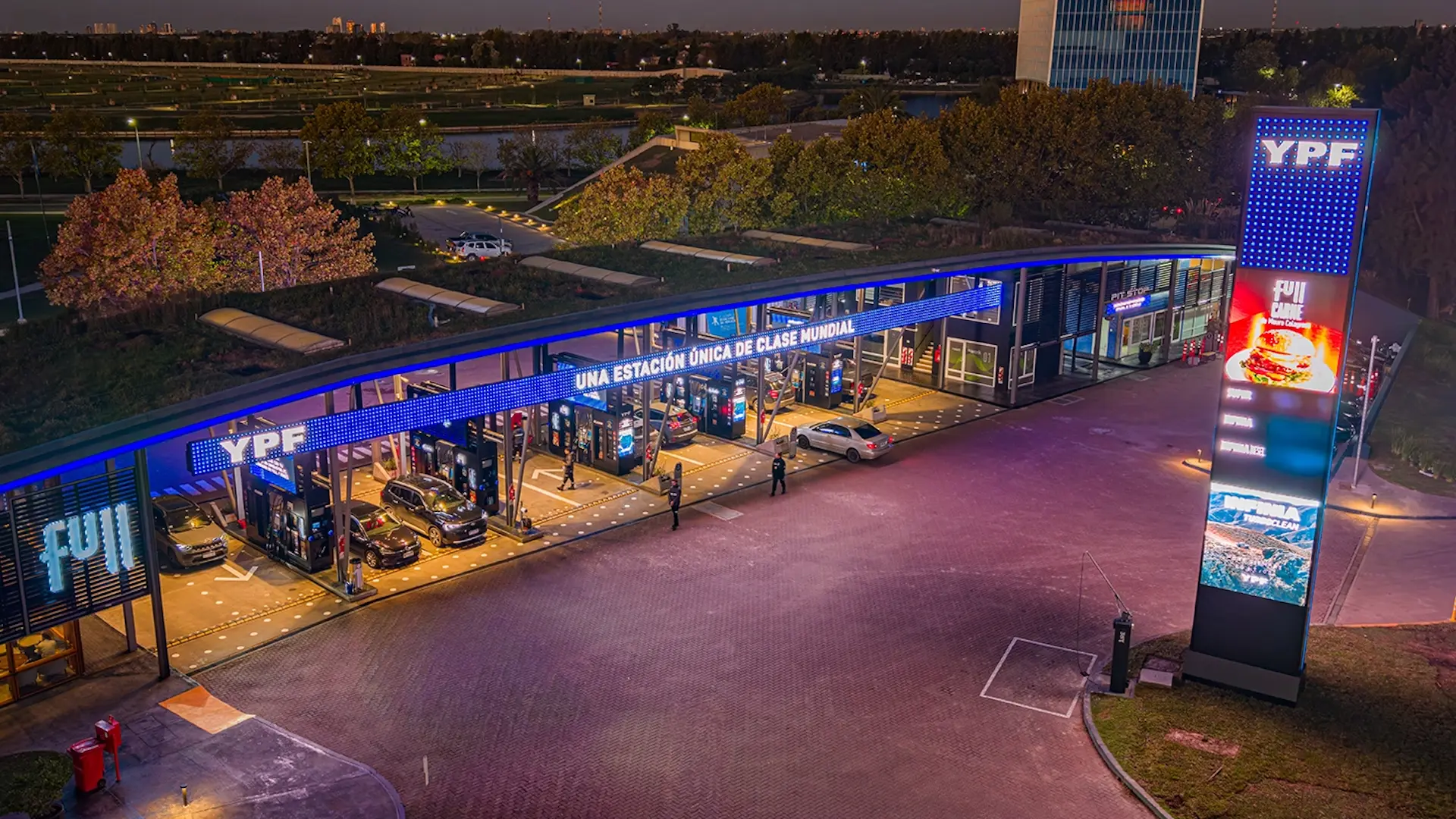 Así es la primera estación YPF Black de Argentina