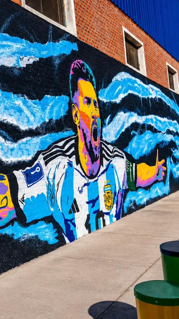 Nuevo mural de Lionel Messi en Rosario en la Plaza de Bolsillo número 100