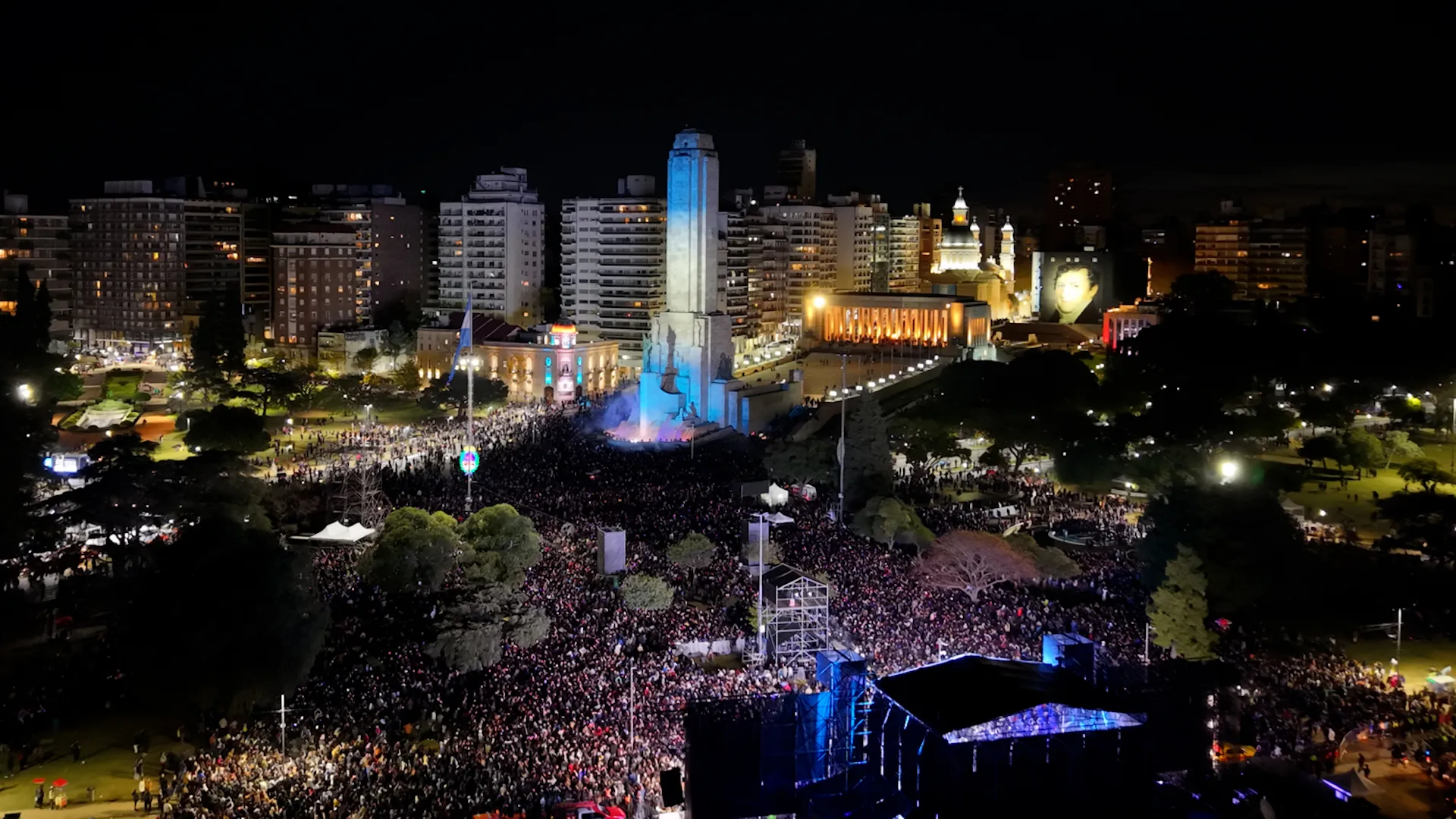 Más de 350 mil personas en los festejos por el Día de la Bandera en ...