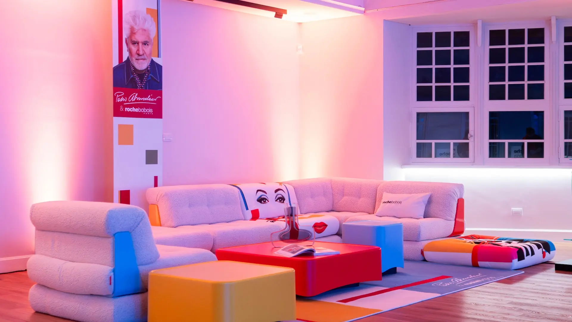 La marca de mobiliario de lujo Roche Bobois presentó su colección Almodóvar en Rosario