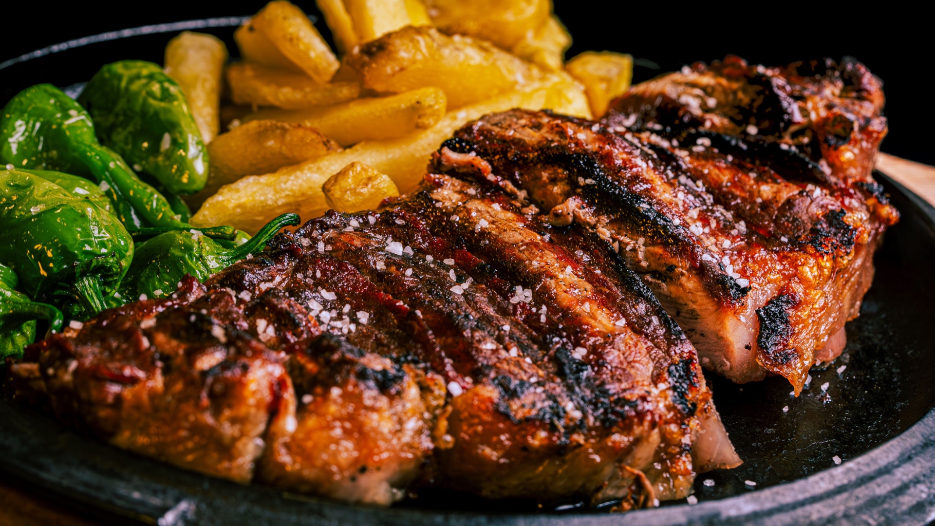 Henry: la nueva parrilla en Fisherton para disfrutar de carnes asadas