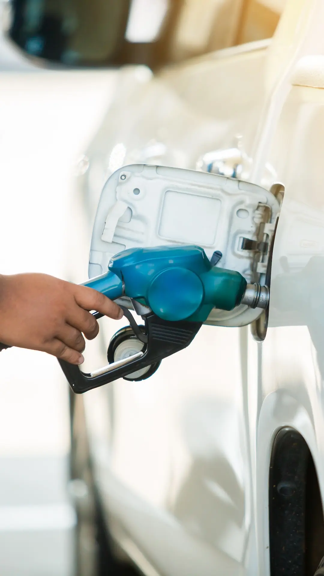 Las estaciones de servicio de Rosario deberán exhibir cómo se compone el precio de los combustibles